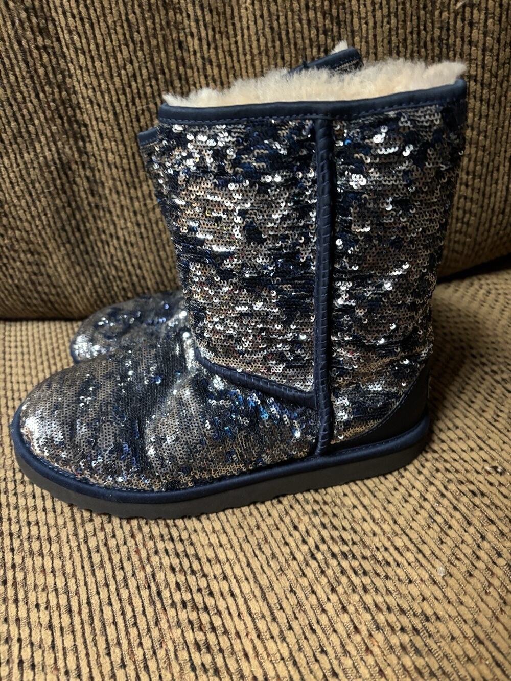UGG Classic Short Blue/Silver Sequin Boots Womens Sz 8 Sparkle